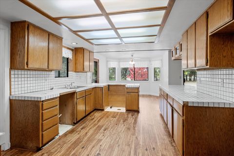 Tiny photo for 1080 Ferry Road, Grants Pass, OR 97526 (MLS # 220210774)