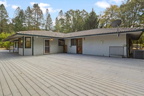 Tiny photo for 1080 Ferry Road, Grants Pass, OR 97526 (MLS # 220210774)