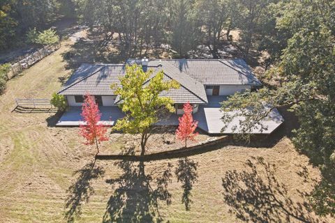 Tiny photo for 1080 Ferry Road, Grants Pass, OR 97526 (MLS # 220210774)