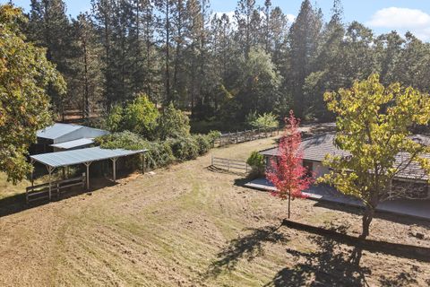 Tiny photo for 1080 Ferry Road, Grants Pass, OR 97526 (MLS # 220210774)
