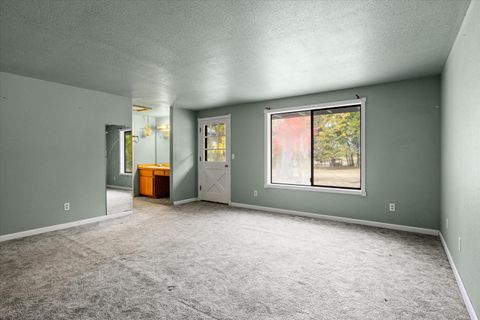 Tiny photo for 1080 Ferry Road, Grants Pass, OR 97526 (MLS # 220210774)