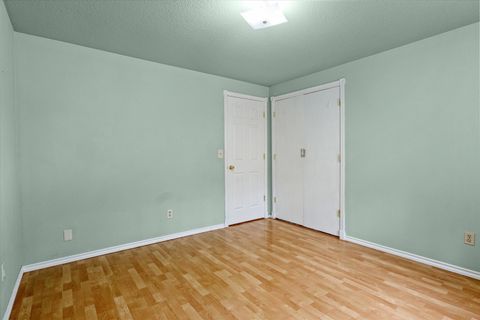 Tiny photo for 1080 Ferry Road, Grants Pass, OR 97526 (MLS # 220210774)