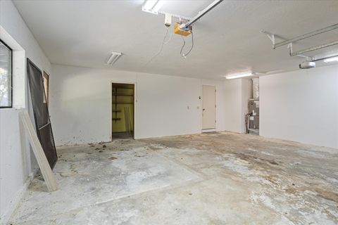 Tiny photo for 1080 Ferry Road, Grants Pass, OR 97526 (MLS # 220210774)