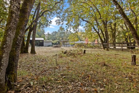 Tiny photo for 1080 Ferry Road, Grants Pass, OR 97526 (MLS # 220210774)