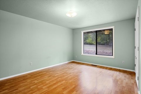 Tiny photo for 1080 Ferry Road, Grants Pass, OR 97526 (MLS # 220210774)