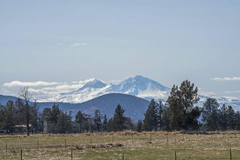 Tiny photo for 1453 NW 20th Court, Redmond, OR 97756 (MLS # 220212212)