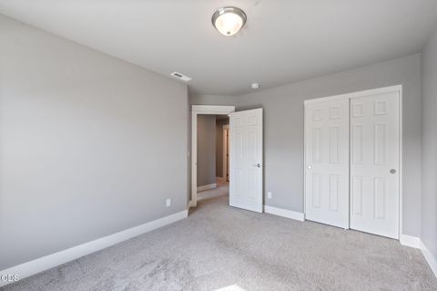 Tiny photo for 20606 SE Slate Avenue, Bend, OR 97702 (MLS # 220225138)