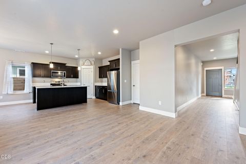 Tiny photo for 20606 SE Slate Avenue, Bend, OR 97702 (MLS # 220225138)