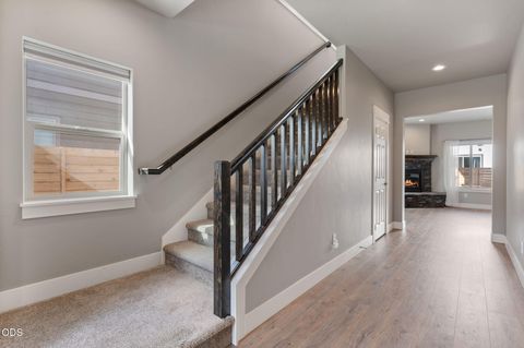 Tiny photo for 20606 SE Slate Avenue, Bend, OR 97702 (MLS # 220225138)