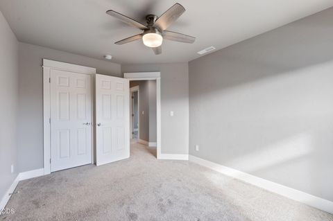 Tiny photo for 20606 SE Slate Avenue, Bend, OR 97702 (MLS # 220225138)