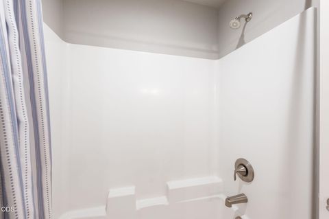 Tiny photo for 20606 SE Slate Avenue, Bend, OR 97702 (MLS # 220225138)