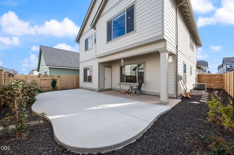Tiny photo for 20606 SE Slate Avenue, Bend, OR 97702 (MLS # 220225138)