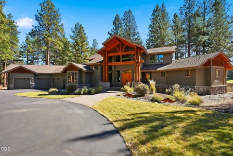 Photo of 17111 Lady Caroline Drive, Sisters, OR 97759 (MLS # 220229530)