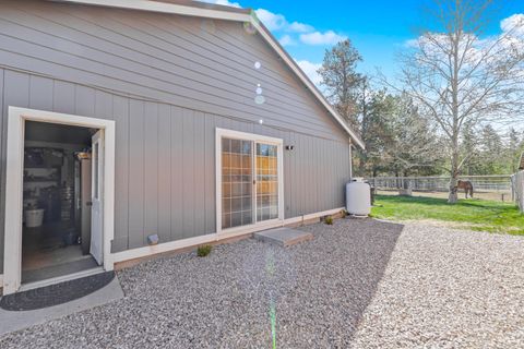 Tiny photo for 15935 Woodchip Lane, La Pine, OR 97739 (MLS # 220201621)