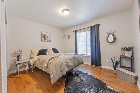 Tiny photo for 15935 Woodchip Lane, La Pine, OR 97739 (MLS # 220201621)