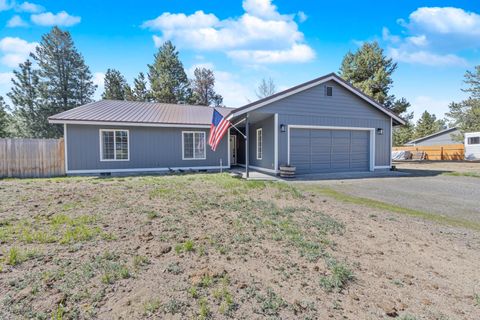 Photo of 15935 Woodchip Lane, La Pine, OR 97739 (MLS # 220201621)