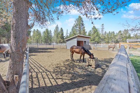 Tiny photo for 15935 Woodchip Lane, La Pine, OR 97739 (MLS # 220201621)