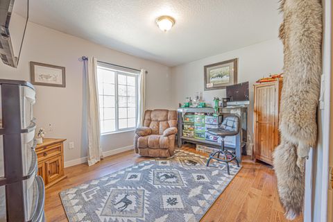 Tiny photo for 15935 Woodchip Lane, La Pine, OR 97739 (MLS # 220201621)