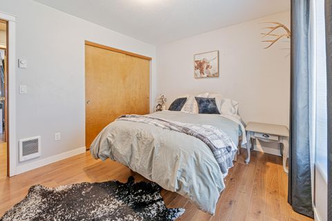 Tiny photo for 15935 Woodchip Lane, La Pine, OR 97739 (MLS # 220201621)