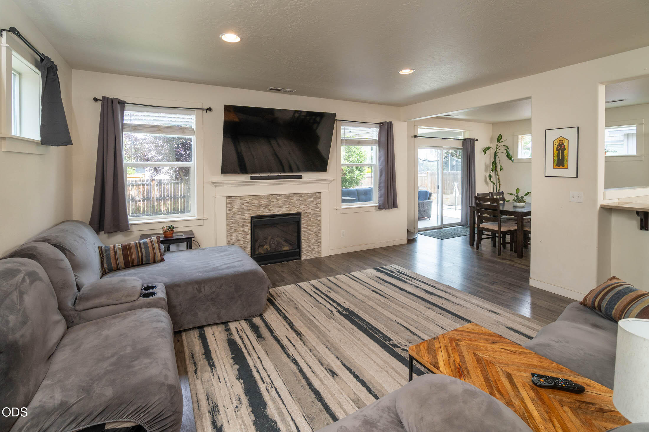 20348 Lois Way