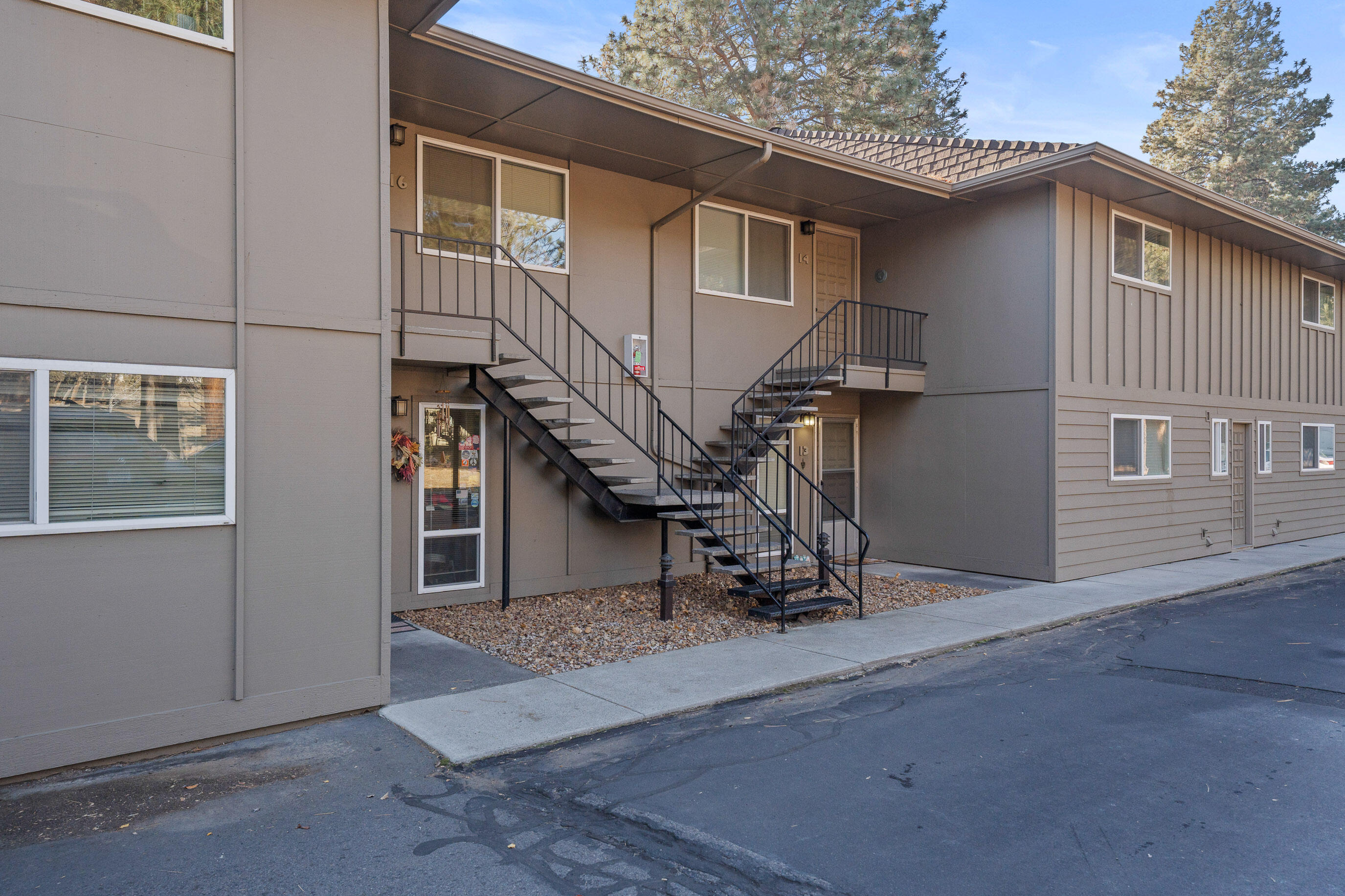 1000 NE Butler Market Road APT 1
