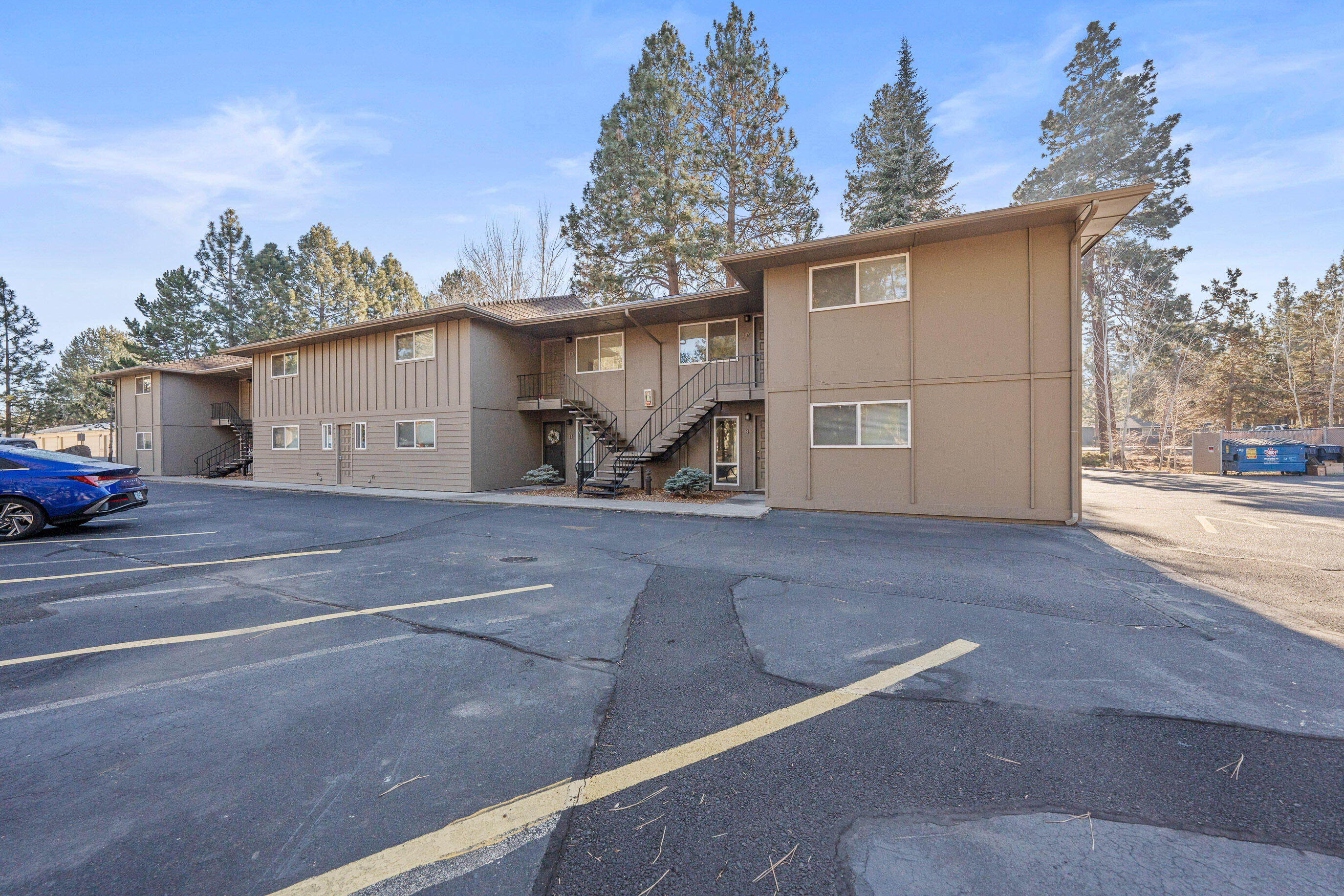 1000 NE Butler Market Road APT 1