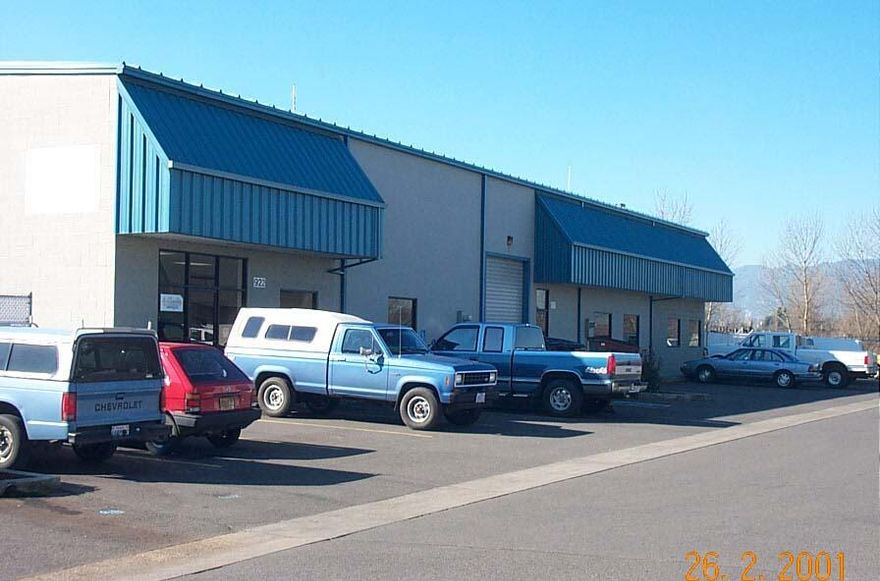 Well located 5k sqft of Light Industrial space. Just off of Biddle behind Airport Chevrolet. The subject is fully HVAC'd including a new unit. Approximately 1k sqft of Office / Shop bathroom. Single roll up cargo door.
