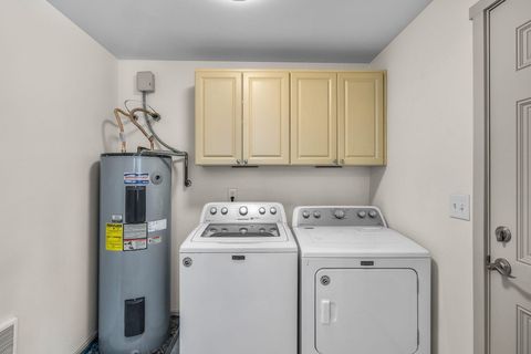 Tiny photo for 16053 Snowberry Lane, La Pine, OR 97739 (MLS # 220215628)