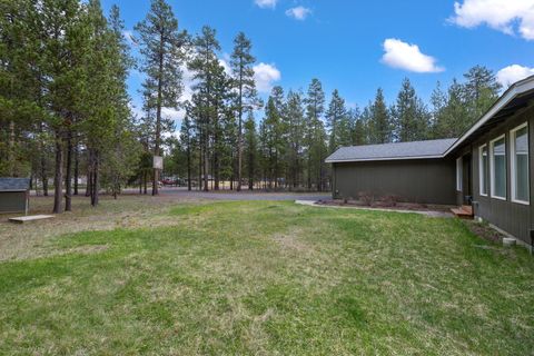 Tiny photo for 16053 Snowberry Lane, La Pine, OR 97739 (MLS # 220215628)