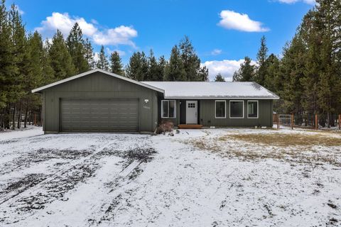 Photo of 16053 Snowberry Lane, La Pine, OR 97739 (MLS # 220215628)