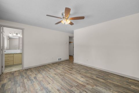 Tiny photo for 16053 Snowberry Lane, La Pine, OR 97739 (MLS # 220215628)