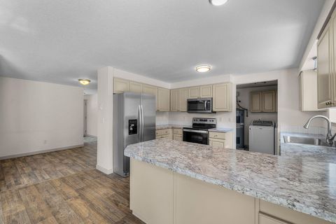 Tiny photo for 16053 Snowberry Lane, La Pine, OR 97739 (MLS # 220215628)