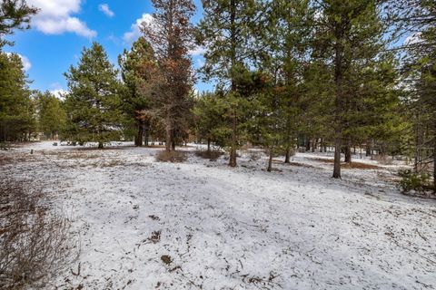 Tiny photo for 16053 Snowberry Lane, La Pine, OR 97739 (MLS # 220215628)