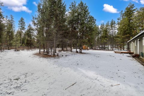 Tiny photo for 16053 Snowberry Lane, La Pine, OR 97739 (MLS # 220215628)