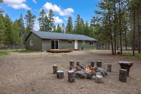 Tiny photo for 16053 Snowberry Lane, La Pine, OR 97739 (MLS # 220215628)