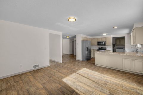 Tiny photo for 16053 Snowberry Lane, La Pine, OR 97739 (MLS # 220215628)