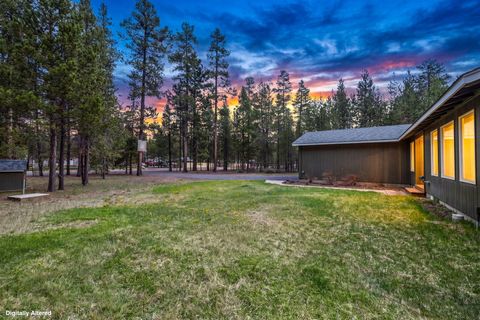 Tiny photo for 16053 Snowberry Lane, La Pine, OR 97739 (MLS # 220215628)