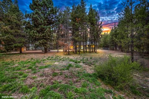 Tiny photo for 16053 Snowberry Lane, La Pine, OR 97739 (MLS # 220215628)