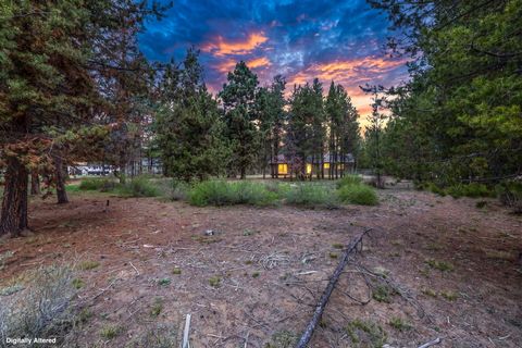 Tiny photo for 16053 Snowberry Lane, La Pine, OR 97739 (MLS # 220215628)