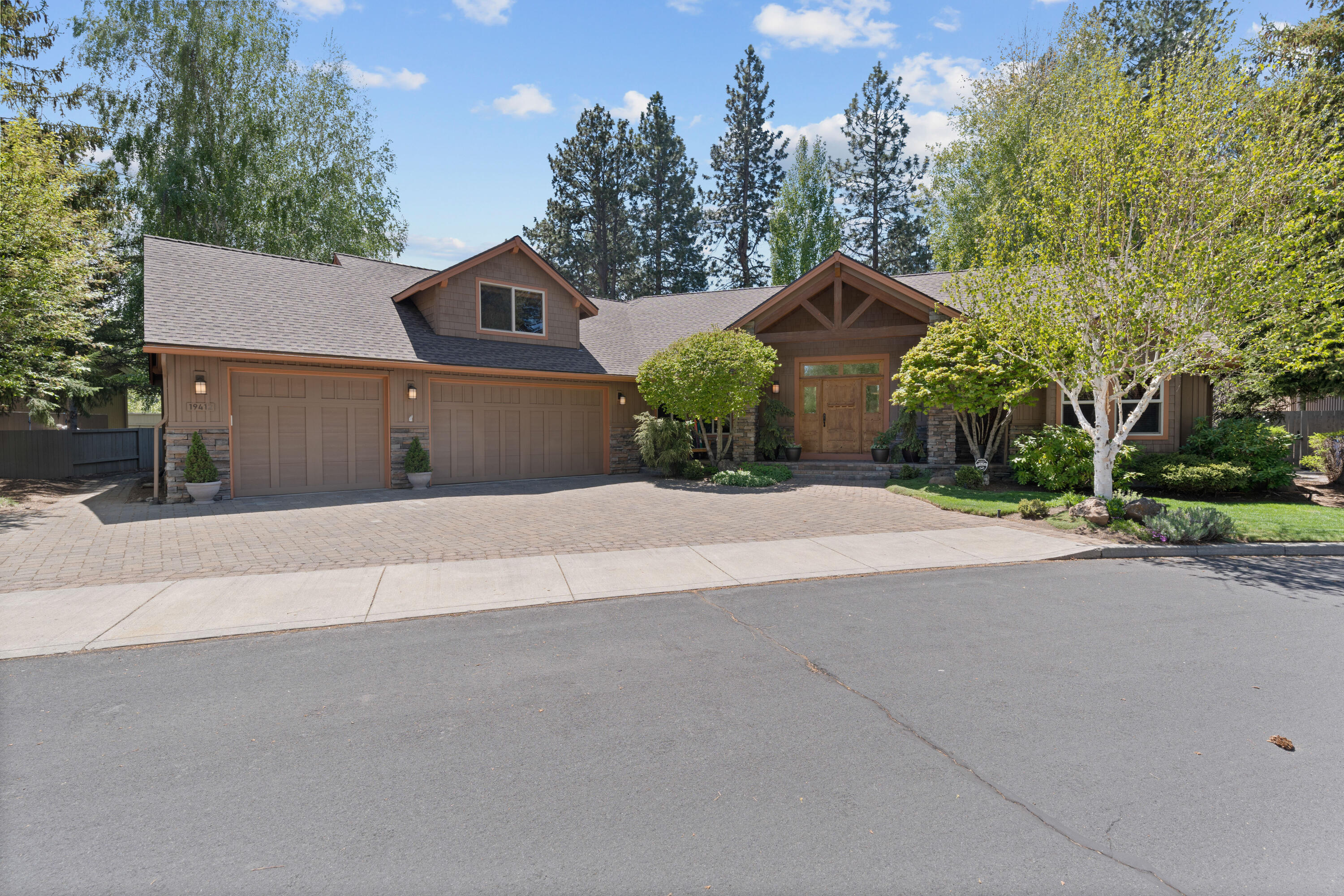19412 Charleswood Lane