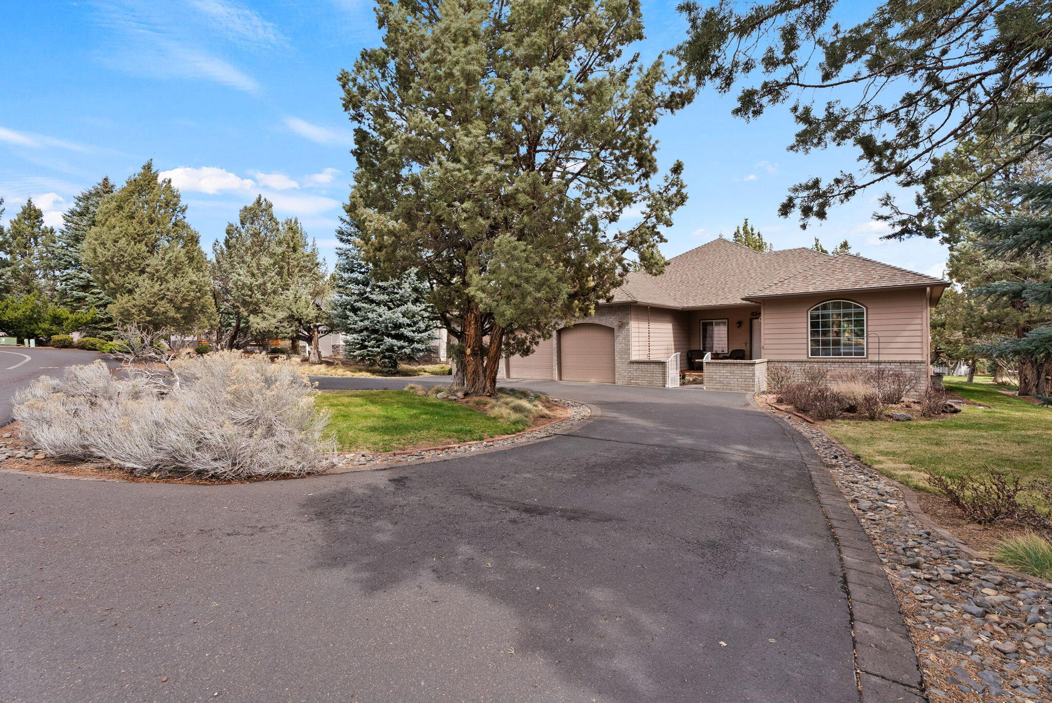 2210 Condor Drive