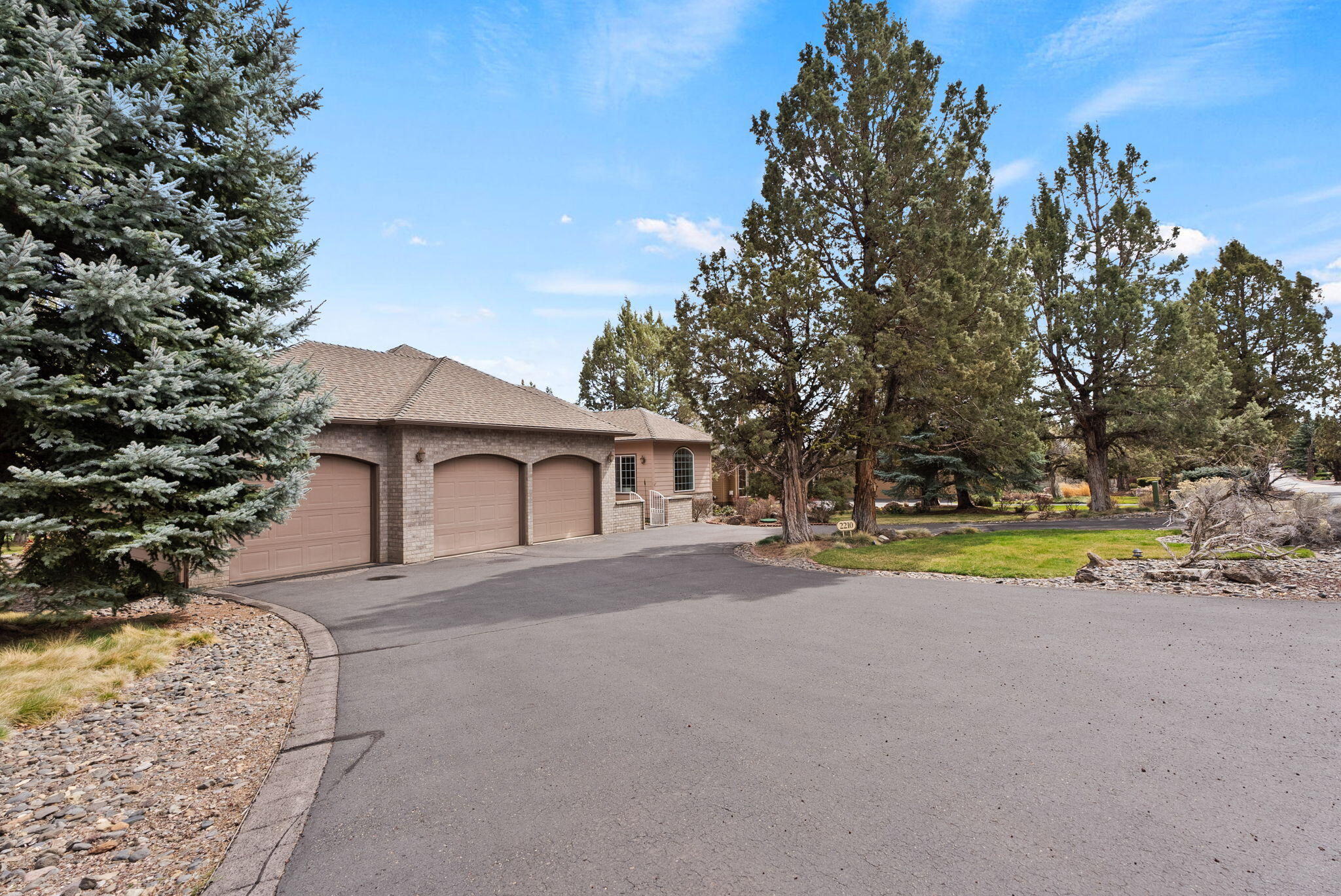 2210 Condor Drive