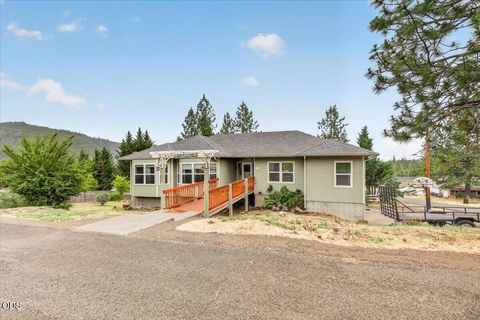 Tiny photo for 394 Pinetop Terrace, Shady Cove, OR 97539 (MLS # 220222998)
