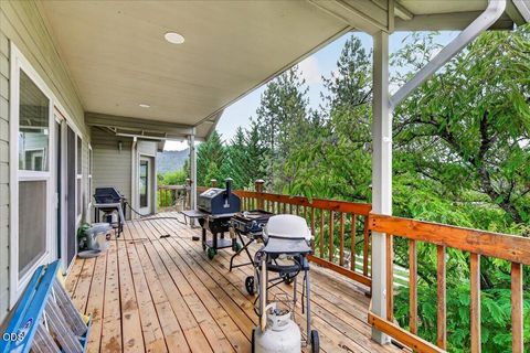 Tiny photo for 394 Pinetop Terrace, Shady Cove, OR 97539 (MLS # 220222998)