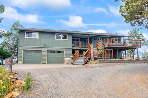 Photo of 7801 NW Newell Lane, Prineville, OR 97754 (MLS # 220225885)