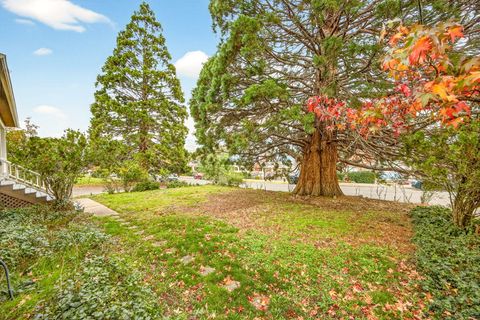 Tiny photo for 527 Chestnut Street, Ashland, OR 97520 (MLS # 220212305)