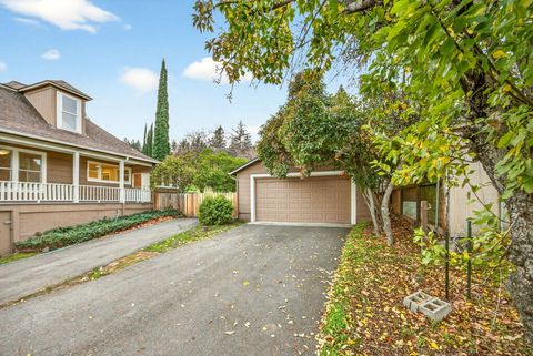 Tiny photo for 527 Chestnut Street, Ashland, OR 97520 (MLS # 220212305)