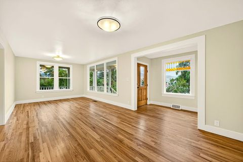 Tiny photo for 527 Chestnut Street, Ashland, OR 97520 (MLS # 220212305)