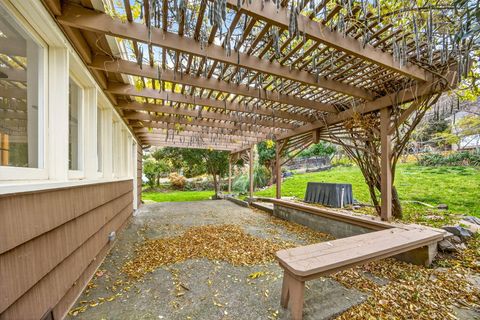 Tiny photo for 527 Chestnut Street, Ashland, OR 97520 (MLS # 220212305)