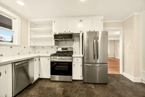 Tiny photo for 527 Chestnut Street, Ashland, OR 97520 (MLS # 220212305)